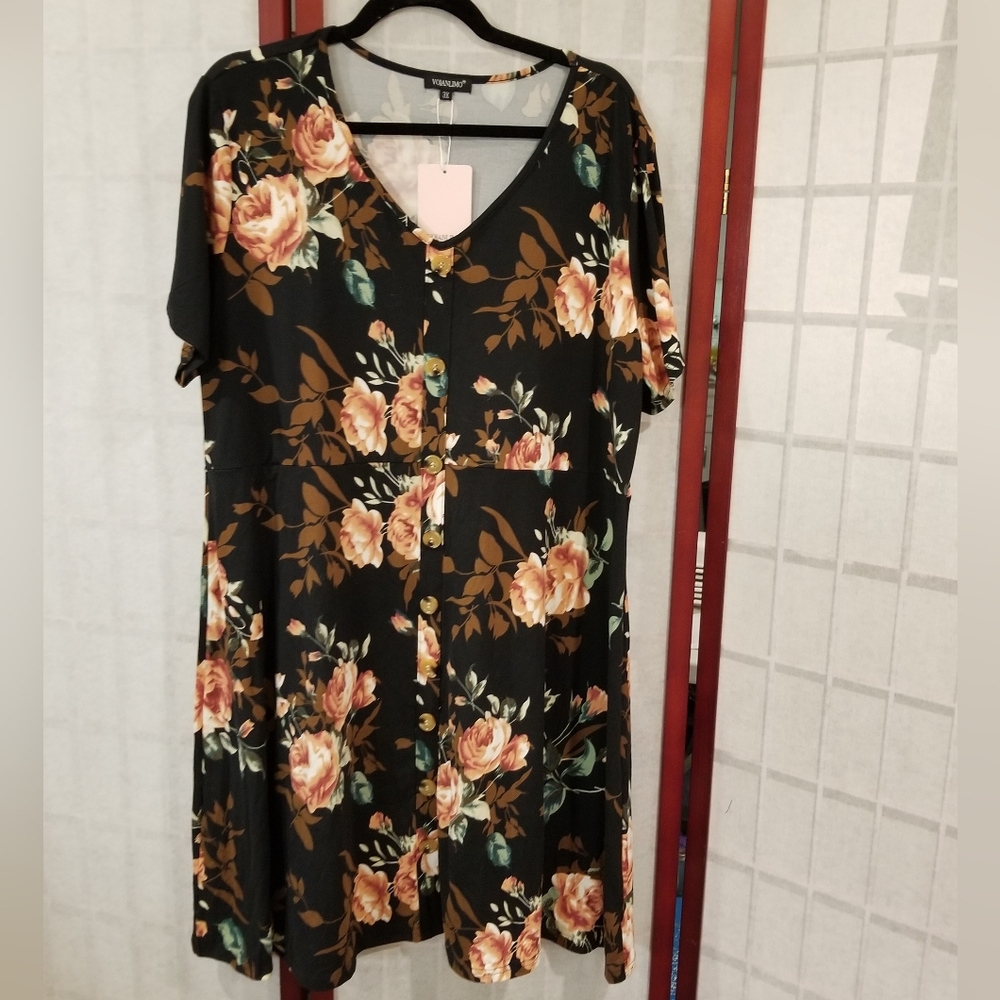NWT Black floral short sleeve dress. Size 3X by Voianlimo